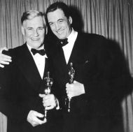 <a href='/es/actor/12746/john-huston/' style='color:#FFFFFF' class='enlace_azul'>John Huston</a>, <a href='/es/actor/26381/walter-huston/' style='color:#FFFFFF' class='enlace_azul'>Walter Huston</a> - Premios Oscar 1949 